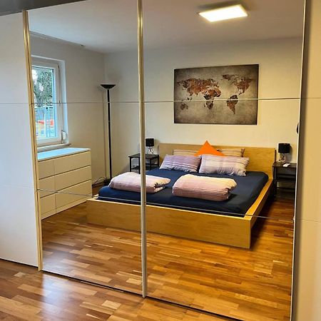 Gemuetliche 3 Zimmer Wohnung Mit Grosszuegiger Terrasse Im Gruenen Reutlingen Esterno foto