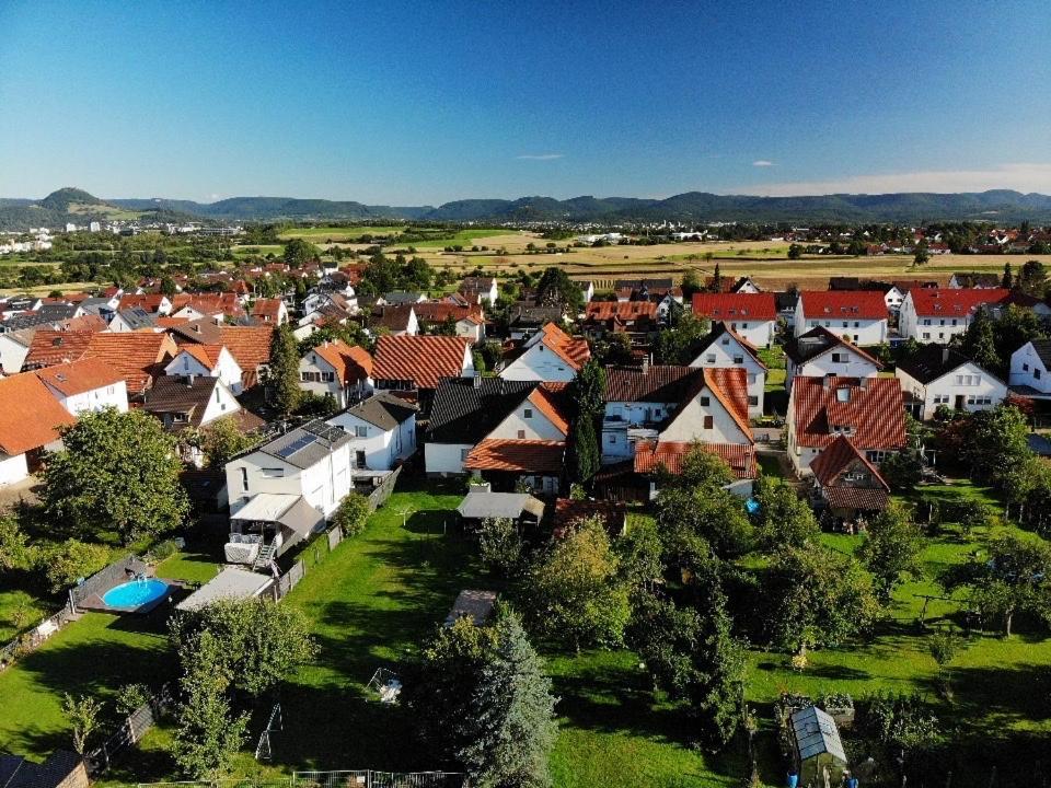 Gemuetliche 3 Zimmer Wohnung Mit Grosszuegiger Terrasse Im Gruenen Reutlingen Esterno foto