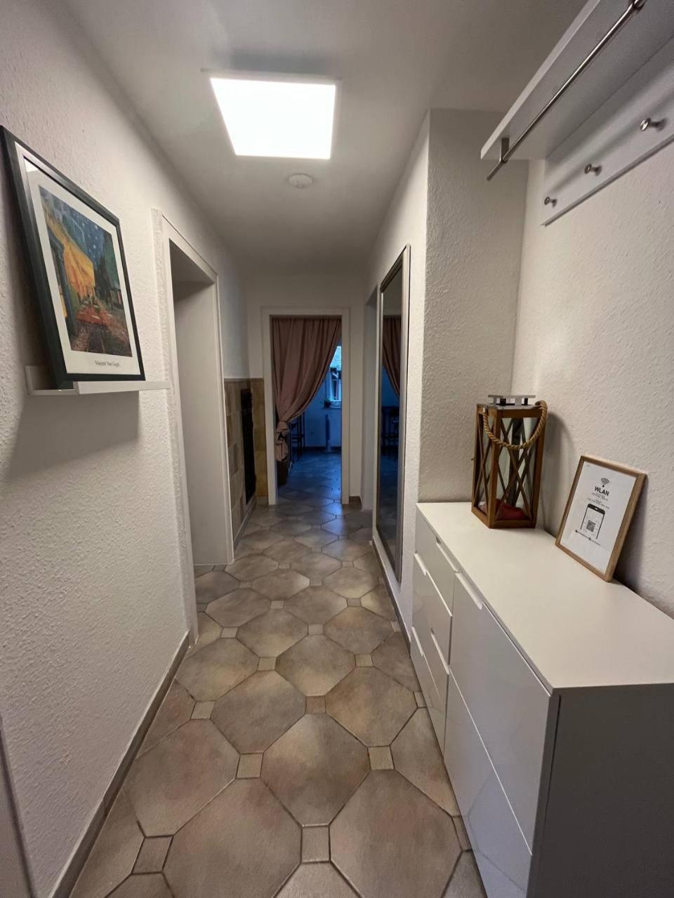 Gemuetliche 3 Zimmer Wohnung Mit Grosszuegiger Terrasse Im Gruenen Reutlingen Esterno foto