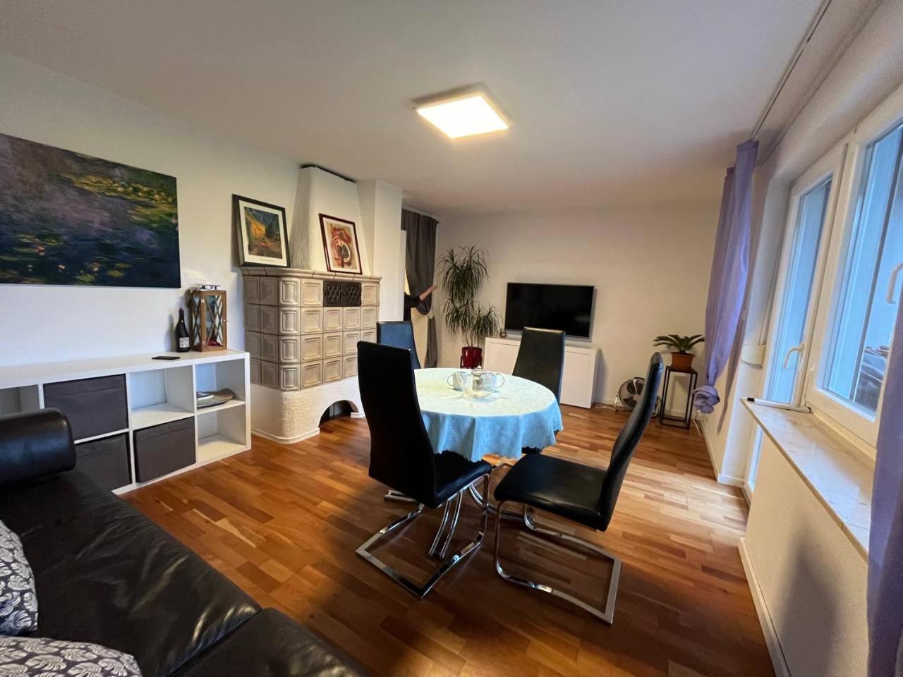 Gemuetliche 3 Zimmer Wohnung Mit Grosszuegiger Terrasse Im Gruenen Reutlingen Esterno foto