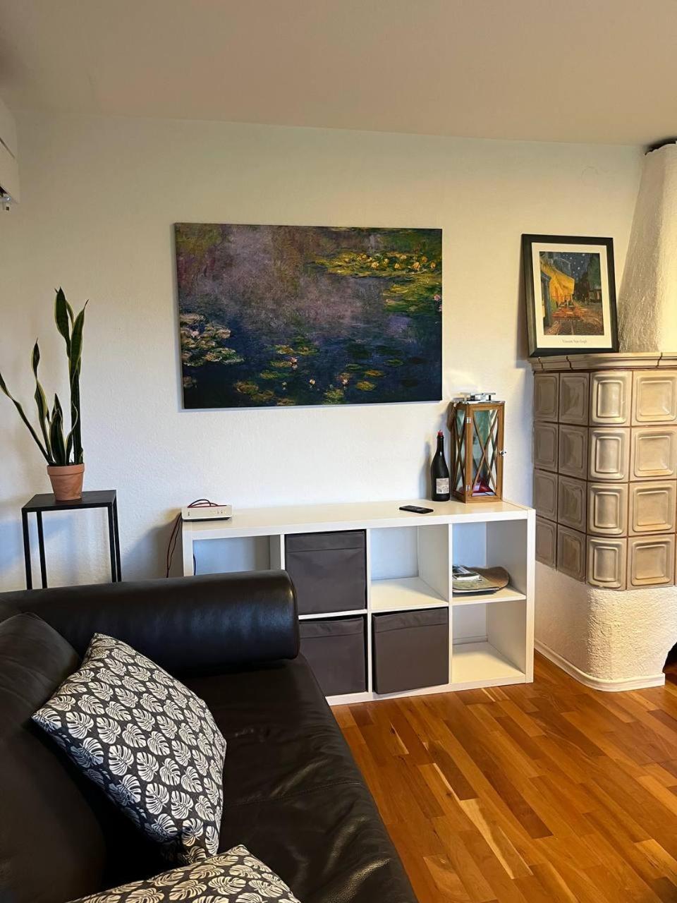 Gemuetliche 3 Zimmer Wohnung Mit Grosszuegiger Terrasse Im Gruenen Reutlingen Esterno foto