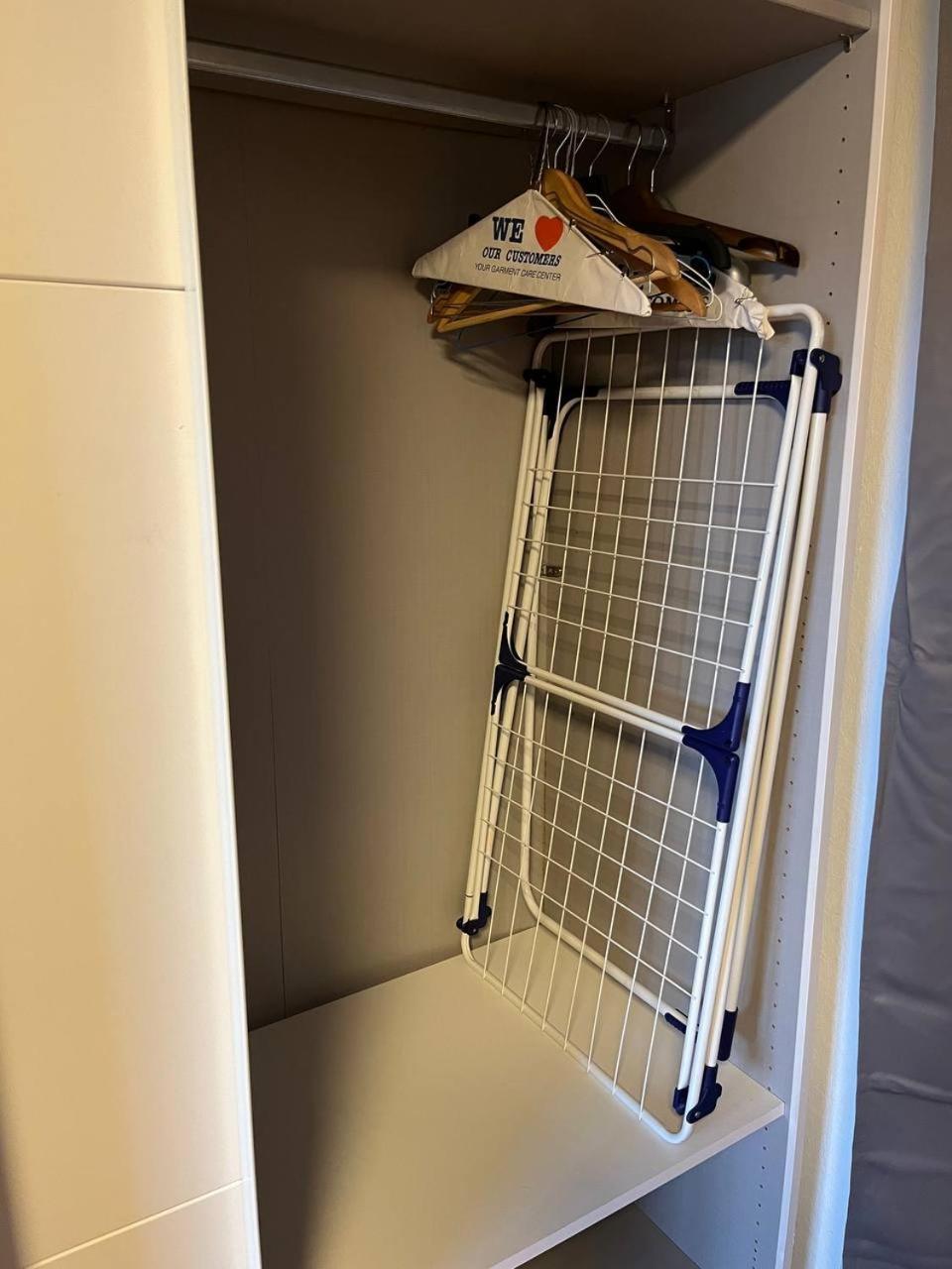 Gemuetliche 3 Zimmer Wohnung Mit Grosszuegiger Terrasse Im Gruenen Reutlingen Esterno foto