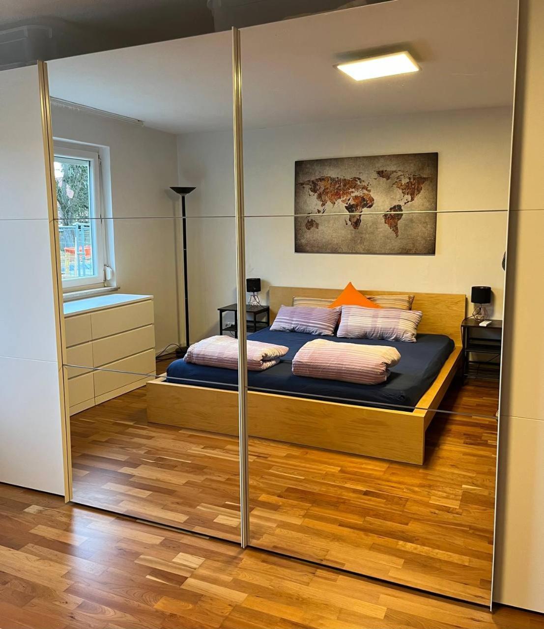 Gemuetliche 3 Zimmer Wohnung Mit Grosszuegiger Terrasse Im Gruenen Reutlingen Esterno foto